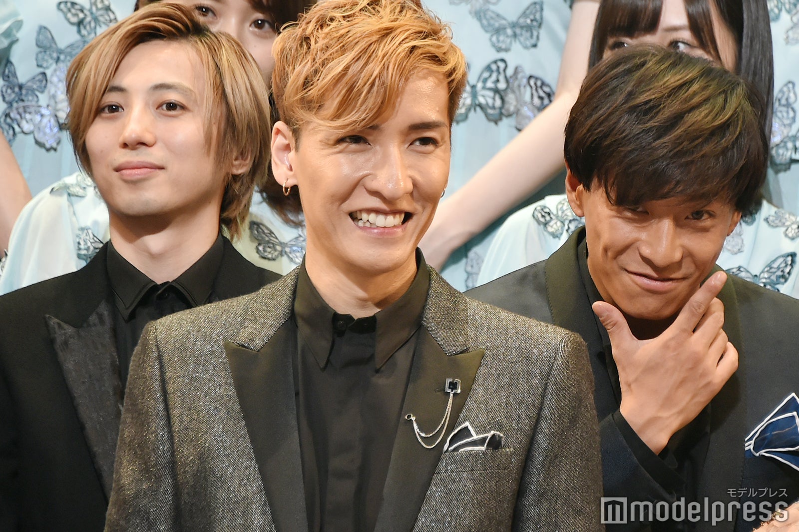 お茶目全開の緒方龍一（右）をはじめとしたw-inds.（C）モデルプレス
