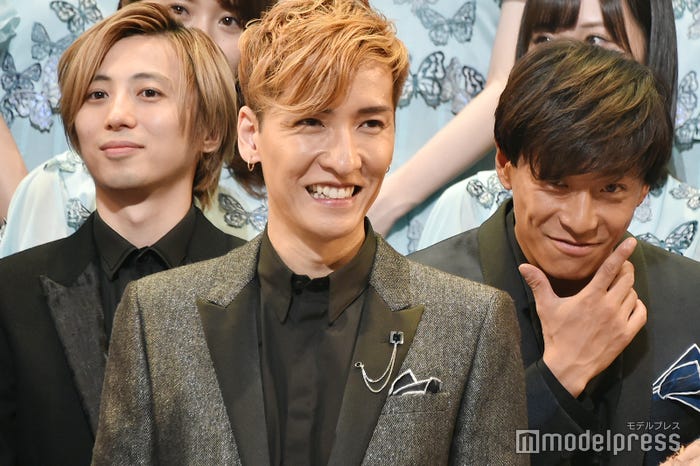 お茶目全開の緒方龍一(右)をはじめとしたw-inds.(C)モデルプレス