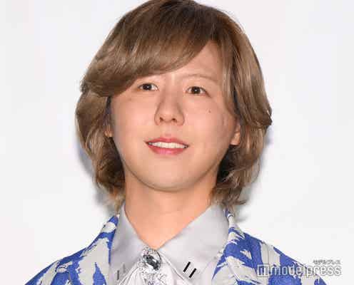 ミセス藤澤涼架、ディズニーパレード衣装姿の全身ショット公開「さすがの着こなし」「細部までデザイン凝ってて素敵」の声