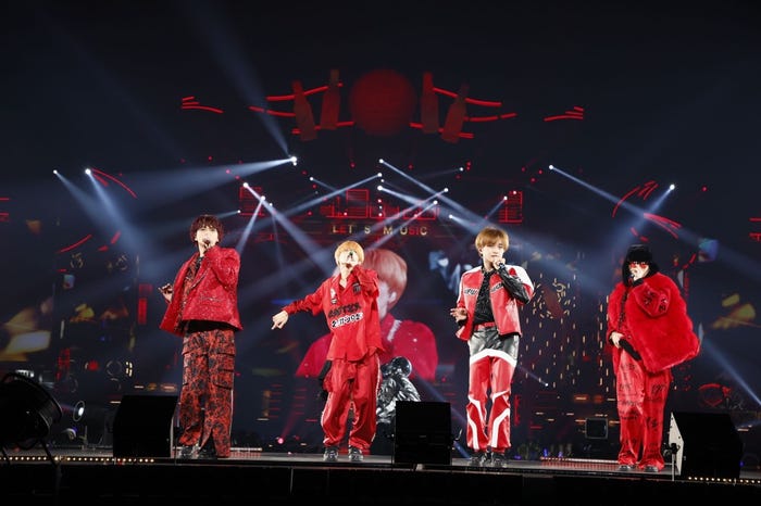 Sexy Zone(左から)佐藤勝利、松島聡、中島健人、菊池風磨「SEXY ZONE LIVE TOUR 2023 Chapter Ⅱ in DOME」より(提供写真)