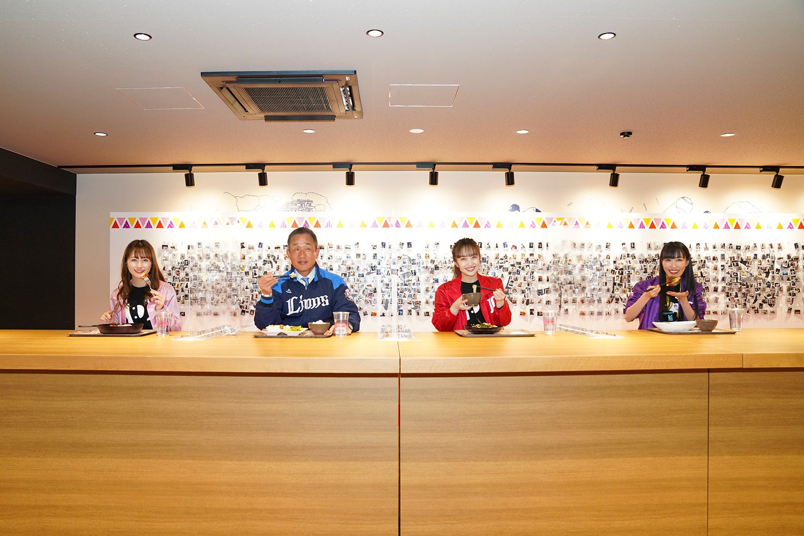 佐々木彩夏、辻発彦監督、百田夏菜子、高城れに（提供写真）