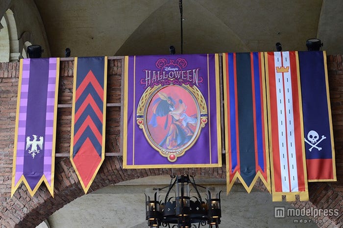 ミラコスタ通りの回廊/グーフィー