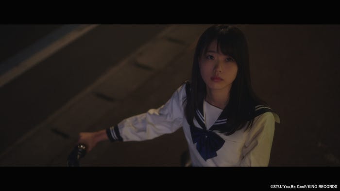 STU48「暗闇」MVより(C)STU/You,Be Cool!/KING RECORDS