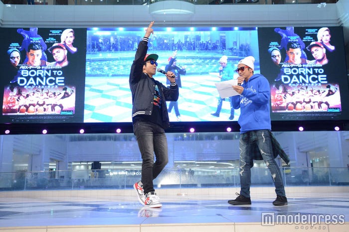 お笑いコンビ・ハマカーンの浜谷健司(左)、神田伸一朗(C)モデルプレス