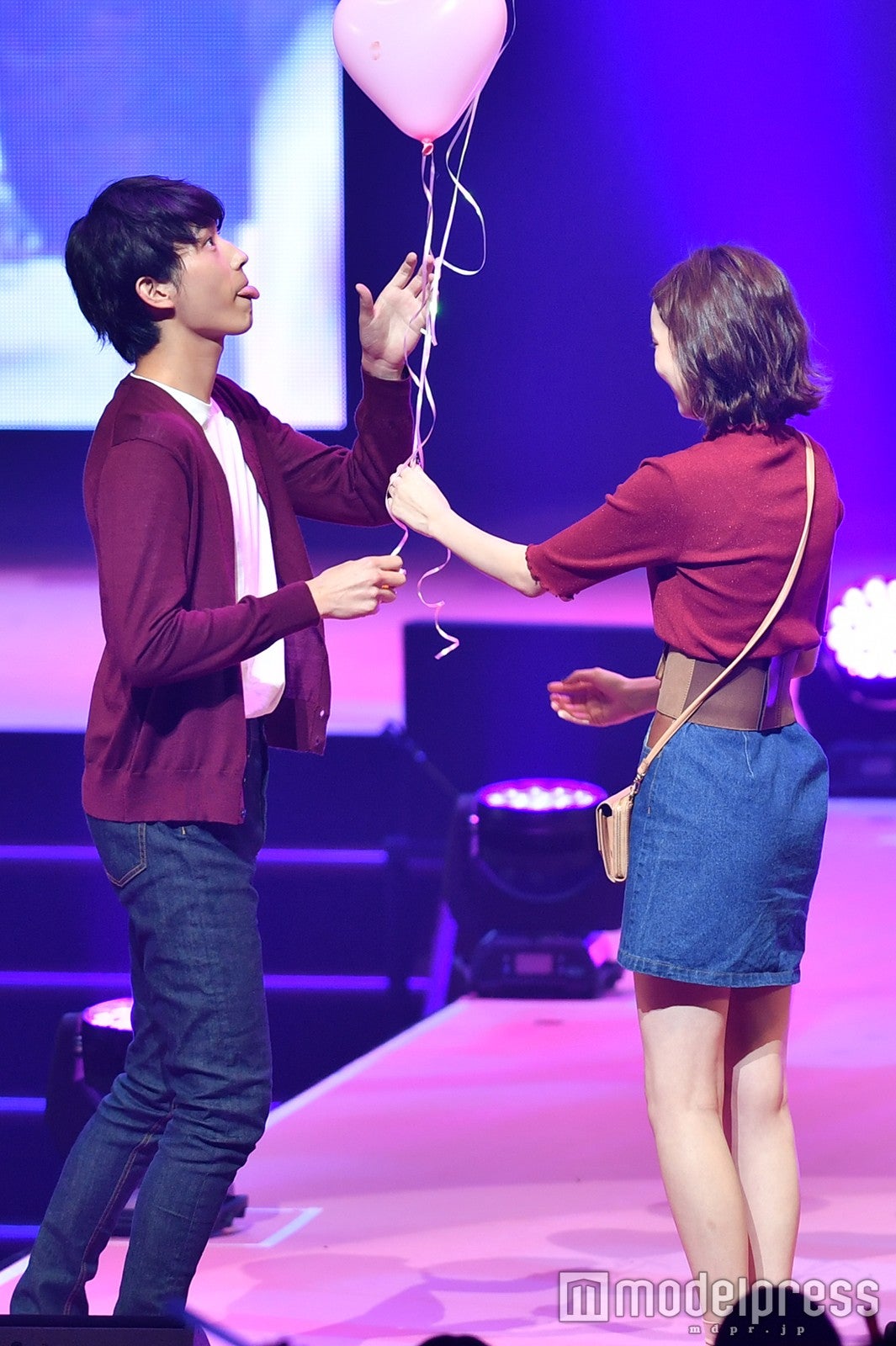 杉野遥亮＆飯豊まりえ（C）モデルプレス