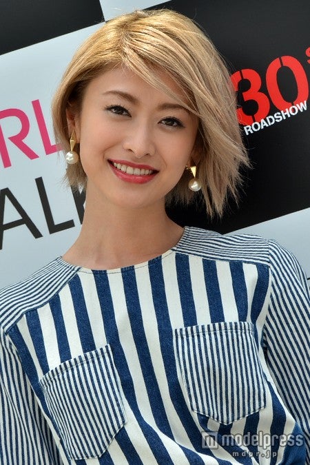 山田優、夫・小栗旬との子育てを語る