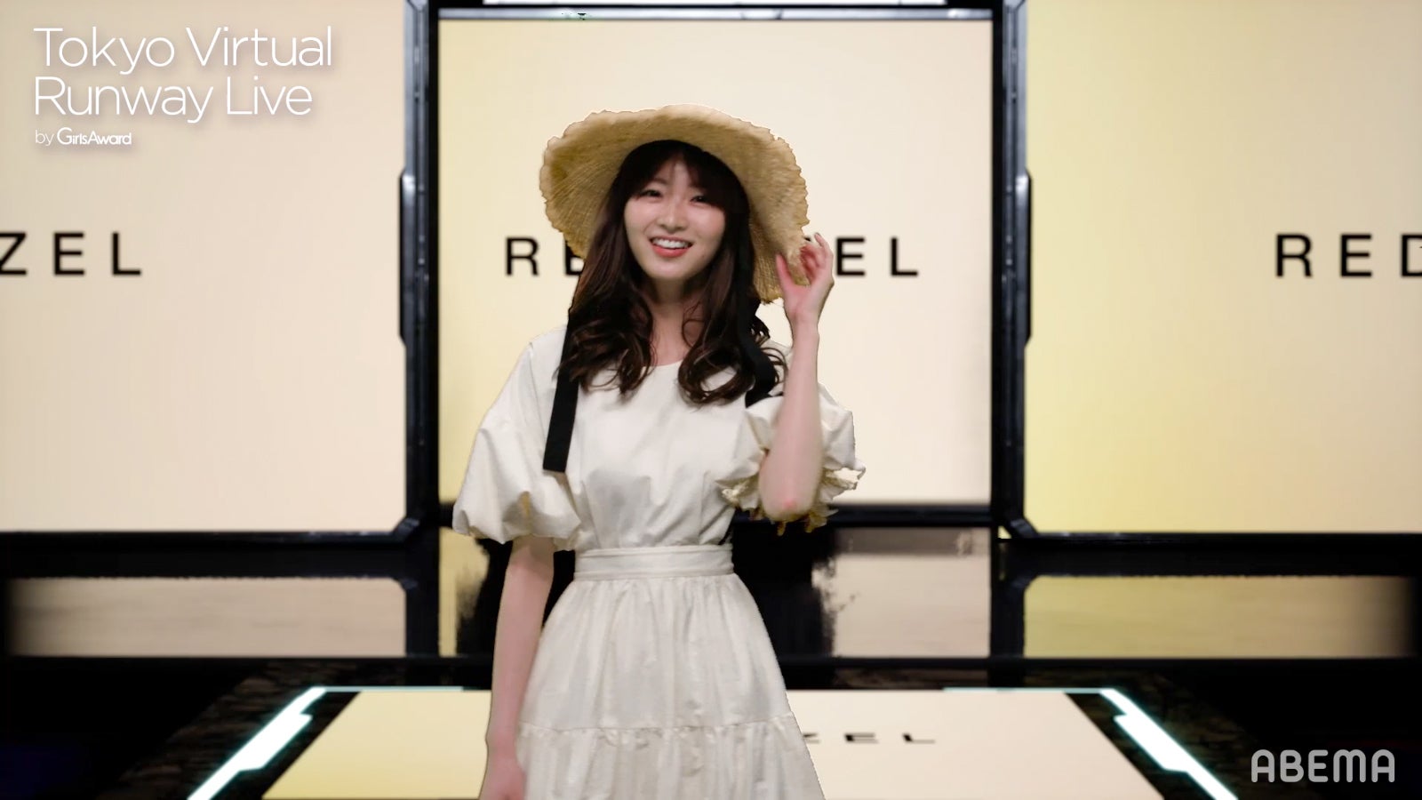 岡崎紗絵（C）Tokyo Virtual Runway Live by GirlsAward （C）AbemaTV, Inc.