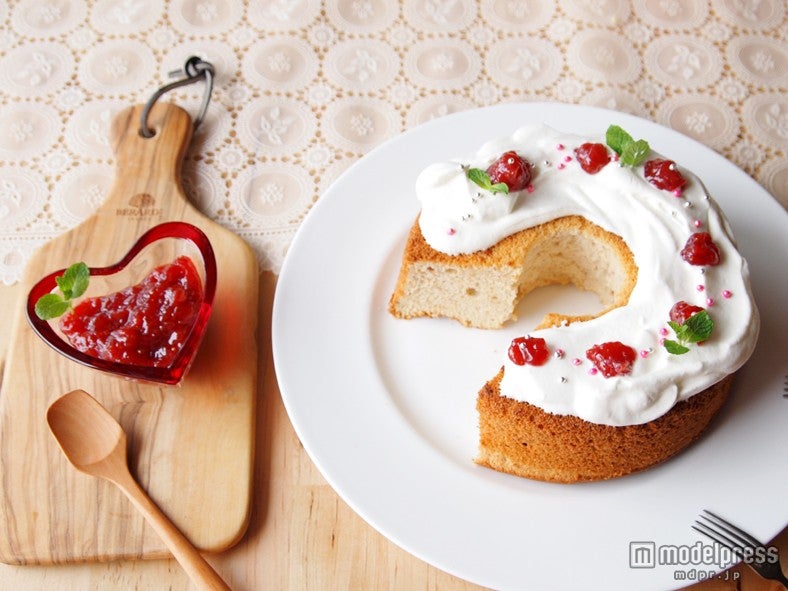 いちごを使った着せ替えレシピ「いちごジャム→いちごのシフォンケーキ」