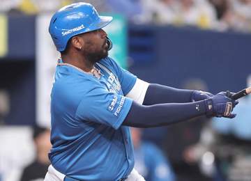 日本ハム2連勝 2戦連続2桁＆今季最多13得点 カストロ先制2ラン、レイエス25号、今川今季初安打が特大ソロ 有原は6回2失点で5勝目 貯金最多タイ13