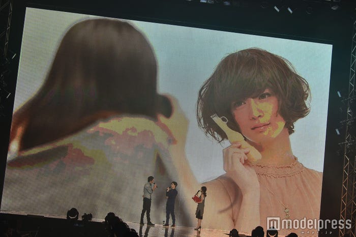 「江崎グリコ」ステージの様子(C)モデルプレス