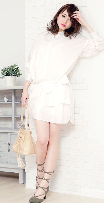 ウエスト後ゴムピーチスキンウエストフリルフロントボタンスカート「神戸レタス」2490円（税込）／画像提供：神戸レタス