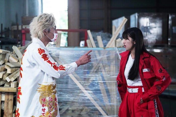 間宮祥太朗、鈴木ゆうか/「ナンバMG5」第6話より(C)フジテレビ