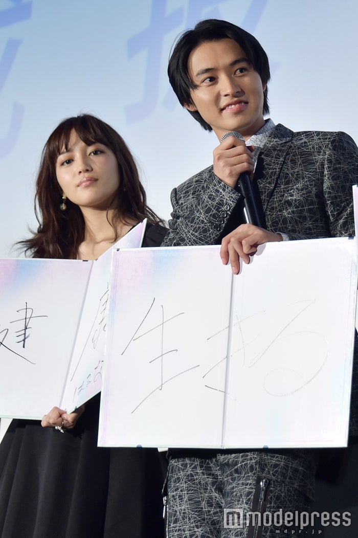 川口春奈 山崎賢人が語る互いの素顔 そりゃモテる 切り替えがプロ モデルプレス 川口春奈 山崎賢人が語る互いの素顔 そりゃモテる 切り替えがプロ モデルプレス