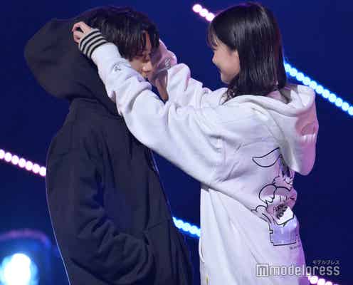 「今日好き」れんゆなカップル、向かい合いキス寸前&フード被せ合い…連続胸キュン仕草に悶絶<TGC teen 2022 Tokyo>