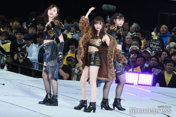 森保まどか、指原莉乃、松岡菜摘「指原莉乃卒業コンサート~さよなら、指原莉乃~」(C)モデルプレス