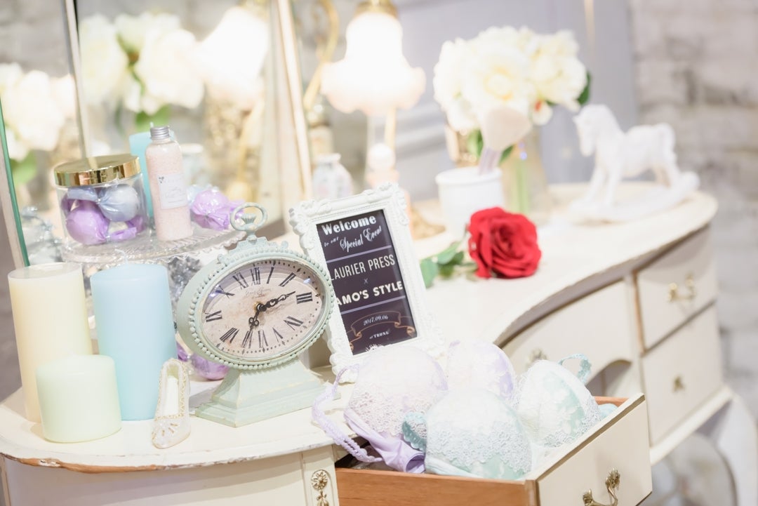 引き出しに『夢みるブラ（R） Luxury』がIN