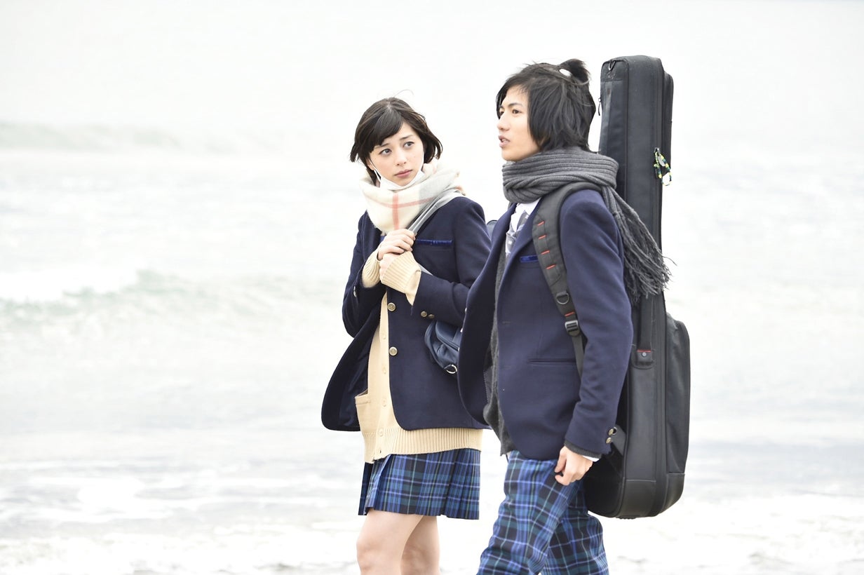 中条あやみ、志尊淳（C）2017映画「覆面系ノイズ」製作委員会