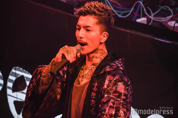 DJふぉい 「レペゼン恐怖のカウントダウンライブ ~ガチで生配信~」(C)モデルプレス