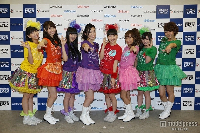 スフィア＆ももいろクローバーZ（左から）玉井詩織、戸松遥、高城れに、寿美菜子、百田夏菜子、高垣彩陽、有安杏果、豊崎愛生