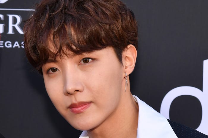 Bts J Hope ジョングク誕生日を祝福 秘蔵ムービー公開でファン歓喜 可愛い 愛感じる モデルプレス Bts J Hope ジョングク誕生日を祝福 秘蔵ムービー公開でファン歓喜 可愛い 愛感じる モデルプレス