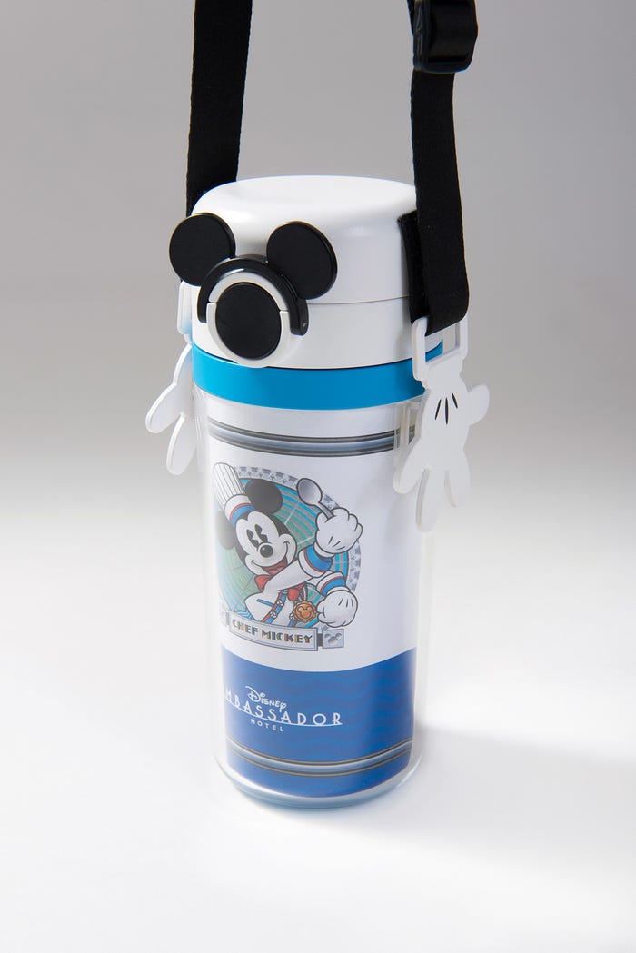 “シェフ・ミッキー”オリジナルタンブラーストラップ付き(C)Disney