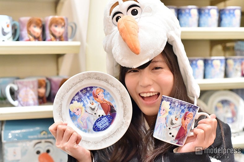 プレート￥1200、マグ￥1100／モデル：矢内美麻理