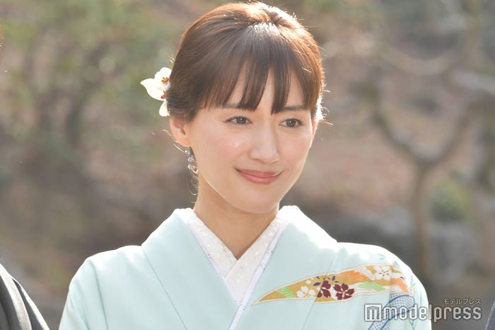 綾瀬はるか(C)モデルプレス