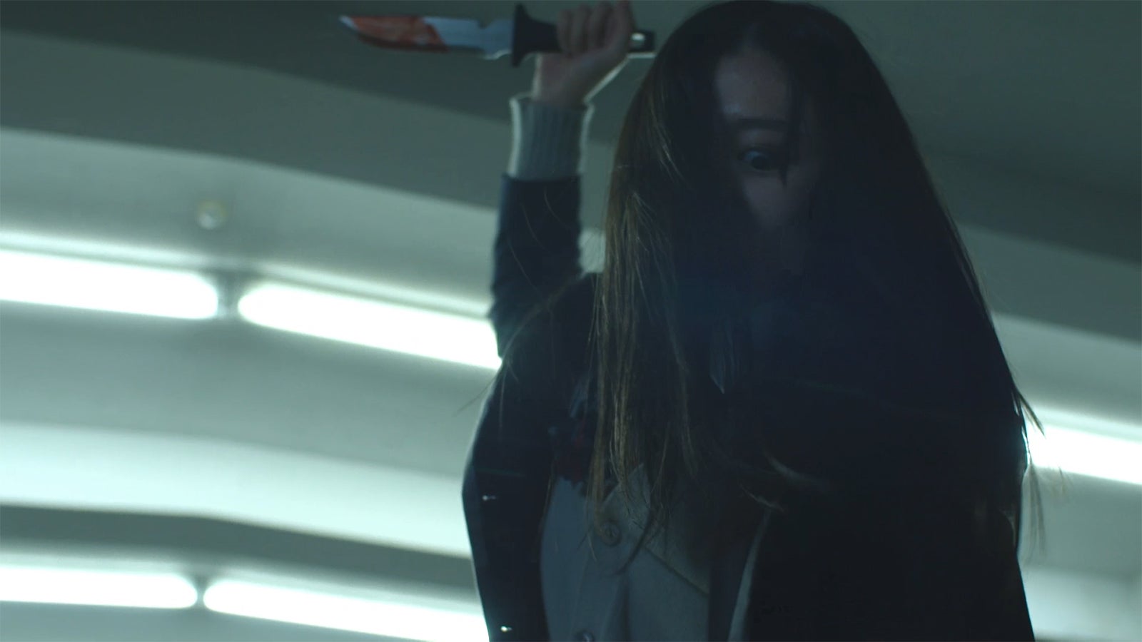 古畑星夏がナイフを振りかざす！血まみれ“殺戮ゲーム”がスタート