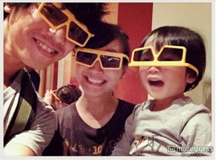 フロリダに家族旅行に行ったときの様子も公開／「saita」4月号より／画像提供：セブン＆アイ出版