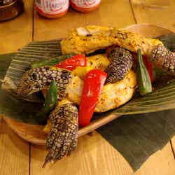 ローストクロコダイル/ケニア共和国1本\1200/2本\2200/画像提供:横浜赤レンガ倉庫