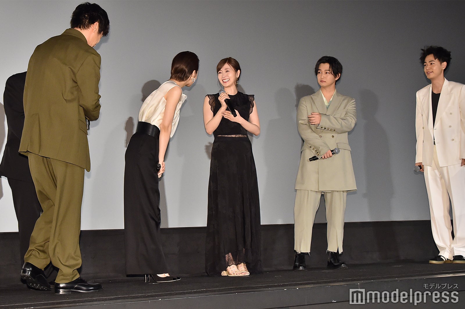 千葉雄大すでに目がうるうる…／田中圭、北川景子、白石麻衣、千葉雄大、成田凌 （C）モデルプレス