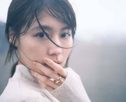有村架純、美しいボディライン披露 30歳アニバーサリー写真集2種類決定