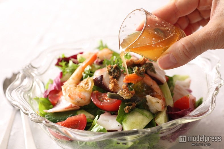 魚介の和風チョレギサラダ／「saita」1月号より／画像提供：セブン&アイ出版