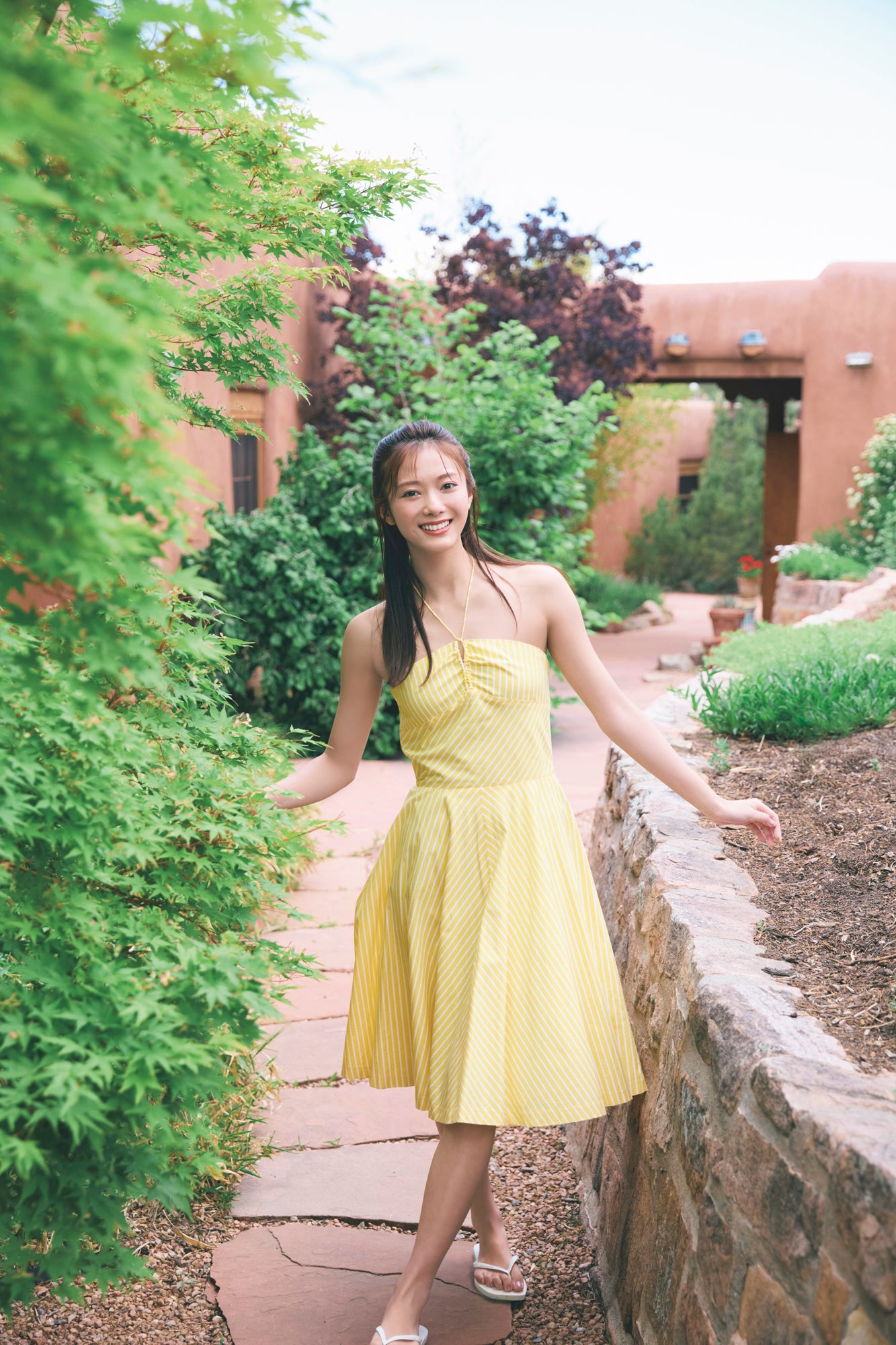 田村保乃 2nd写真集「隣の席になりたい」TSUTAYA版／撮影：三瓶康友