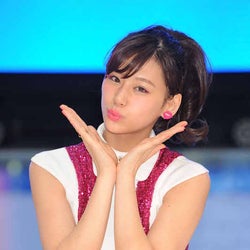 西内まりや キュートな Chu 顔披露 投げキス で3千人を魅了 モデルプレス 西内まりや キュートな Chu 顔披露 投げキス で3千人を魅了 モデルプレス