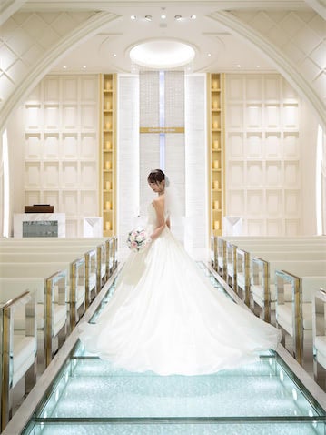 33歳米農家兼アナウンサー、新年の挨拶で結婚式フォト投稿「とっても綺麗」「素敵」