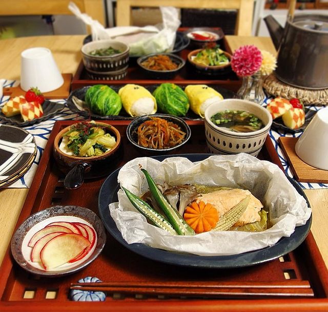 鮭のホイル焼きの献立 16選 もう迷わない あと一品が欲しい時のレシピをご紹介 モデルプレス