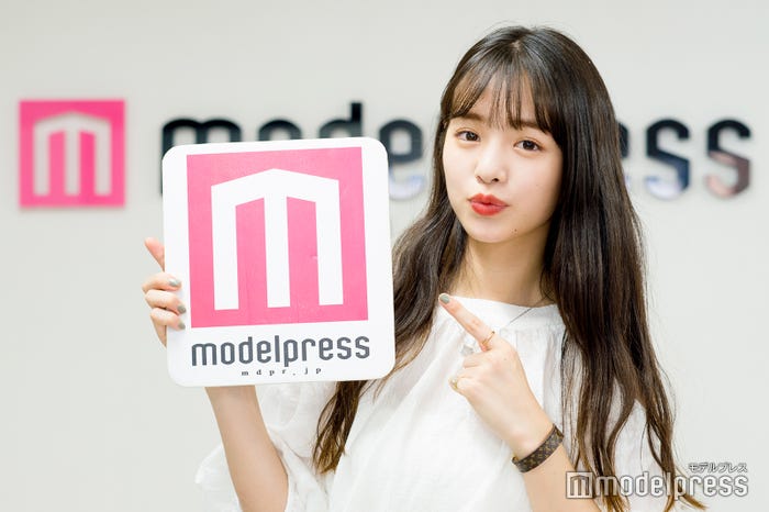 モデルプレスに来社!(C)モデルプレス