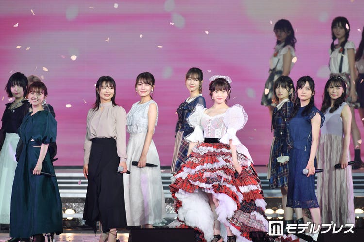 Akb48 最後の1期生 峯岸みなみ卒業 初期メン集結で 迎えに来ました 峯岸みなみ卒業コンサート セットリスト モデルプレス