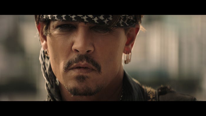 ジョニー・デップ/新CM「ただ一度だけのスーパードライ篇」より(提供画像)