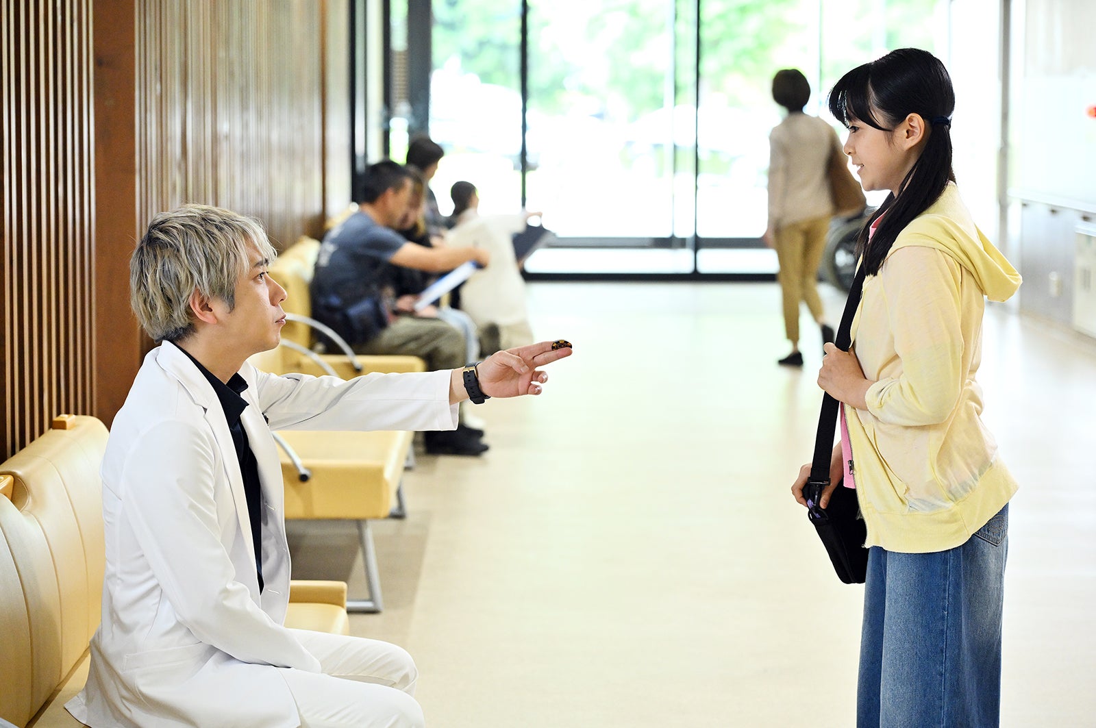 二宮和也、堀越麗禾「ブラックペアン シーズン２」第2話より（C）TBS