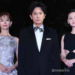 「第35回東京国際映画祭（TIFF）」オープニングイベントに登場した中村ゆり、稲垣吾郎、玉城ティナ（C）モデルプレス