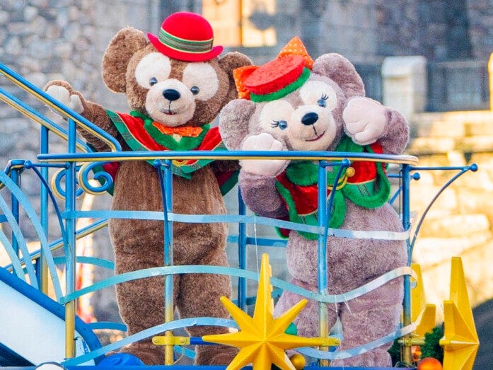 東京ディズニーシー「ディズニー・クリスマス・グリーティング」でのダッフィーとシェリーメイ