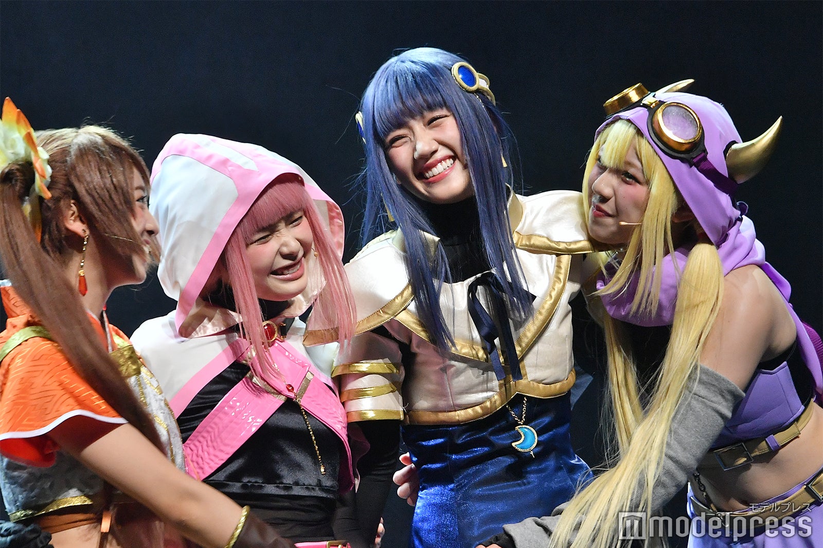 富田鈴花、柿崎芽実、佐々木美玲、渡邉美穂 （C）モデルプレス