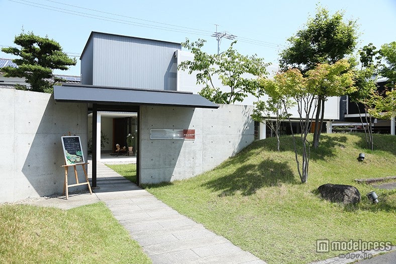 「カフェ・アジール」