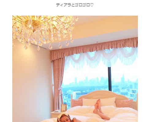 No.1キャバ嬢モデル愛沢えみり、豪華自宅ベッドルームを公開