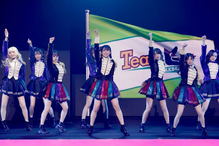 「MX祭り!AKB48 60th Single『久しぶりのリップグロス』発売記念コンサートin武道館2022~リベンジ!新チームお披露目コンサート~」より(C)AKB48