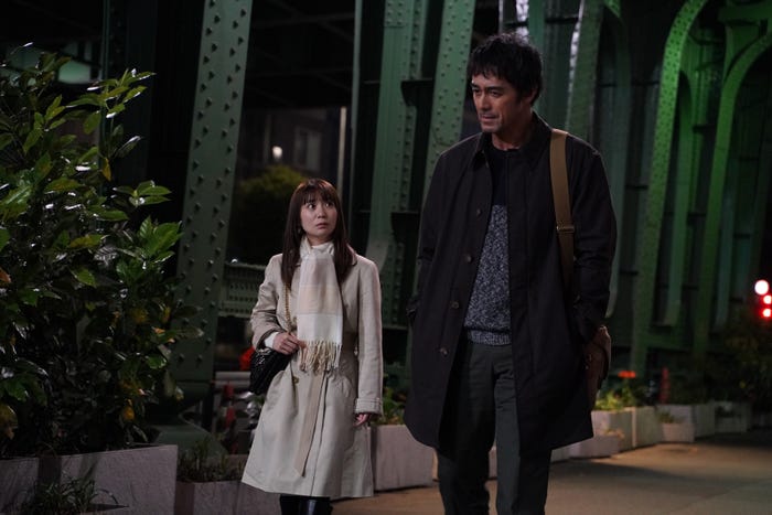 大島優子、阿部寛「すべて忘れてしまうから」第4話より(C)テレビ東京/(C)2022 Disney and related entities