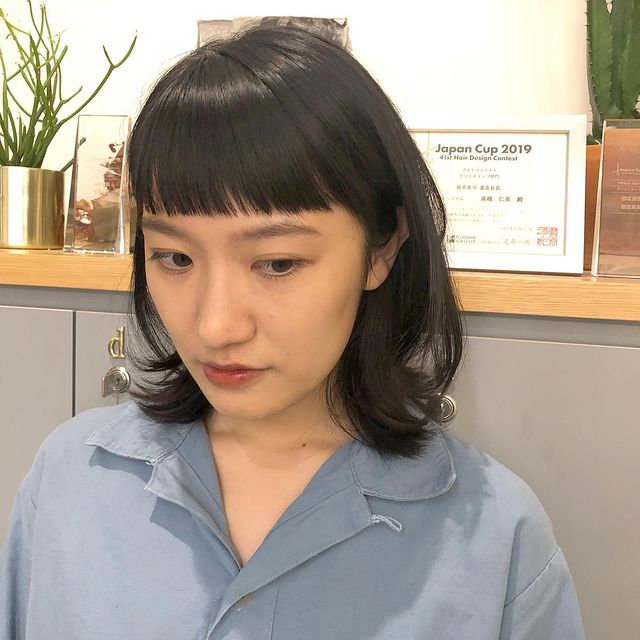 前髪ぱっつん×黒髪ボブ特集。幼くならずに大人の魅力を引き出すお手本ヘアをご紹介 モデルプレス