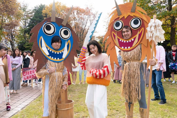 (中央)永野芽郁/メイキングカット(提供写真)